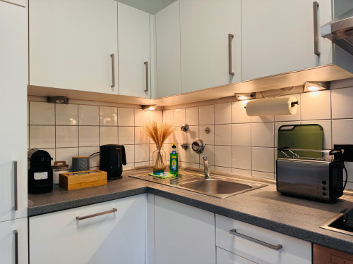 Klassen Stay: Design Apartment | Balcony | Netflix - Gallery - 4