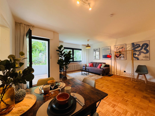Klassen Stay: Design Apartment | Balcony | Netflix - Gallery - 2