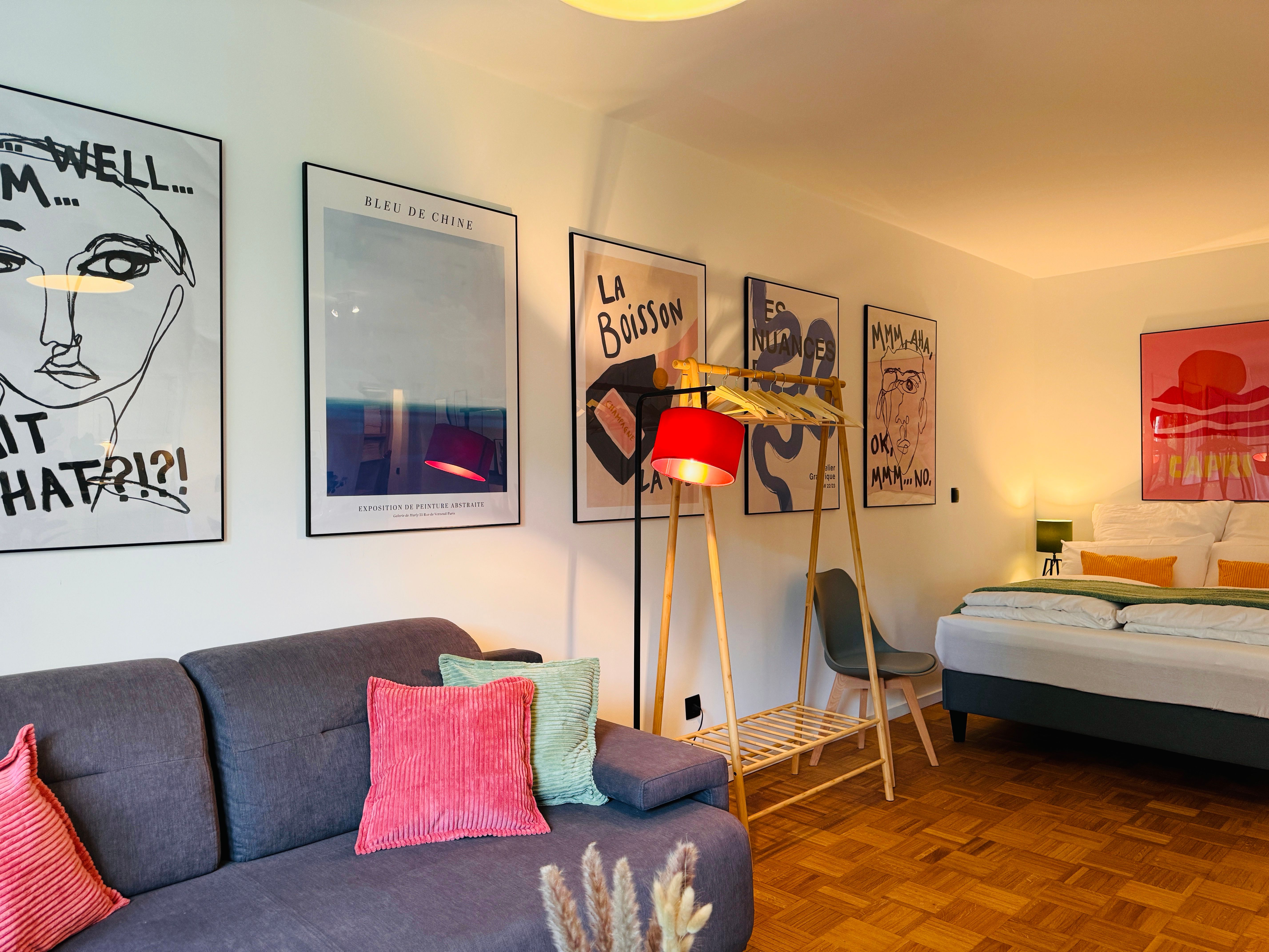 Klassen Stay: Design Apartment | Balcony | Netflix - 13