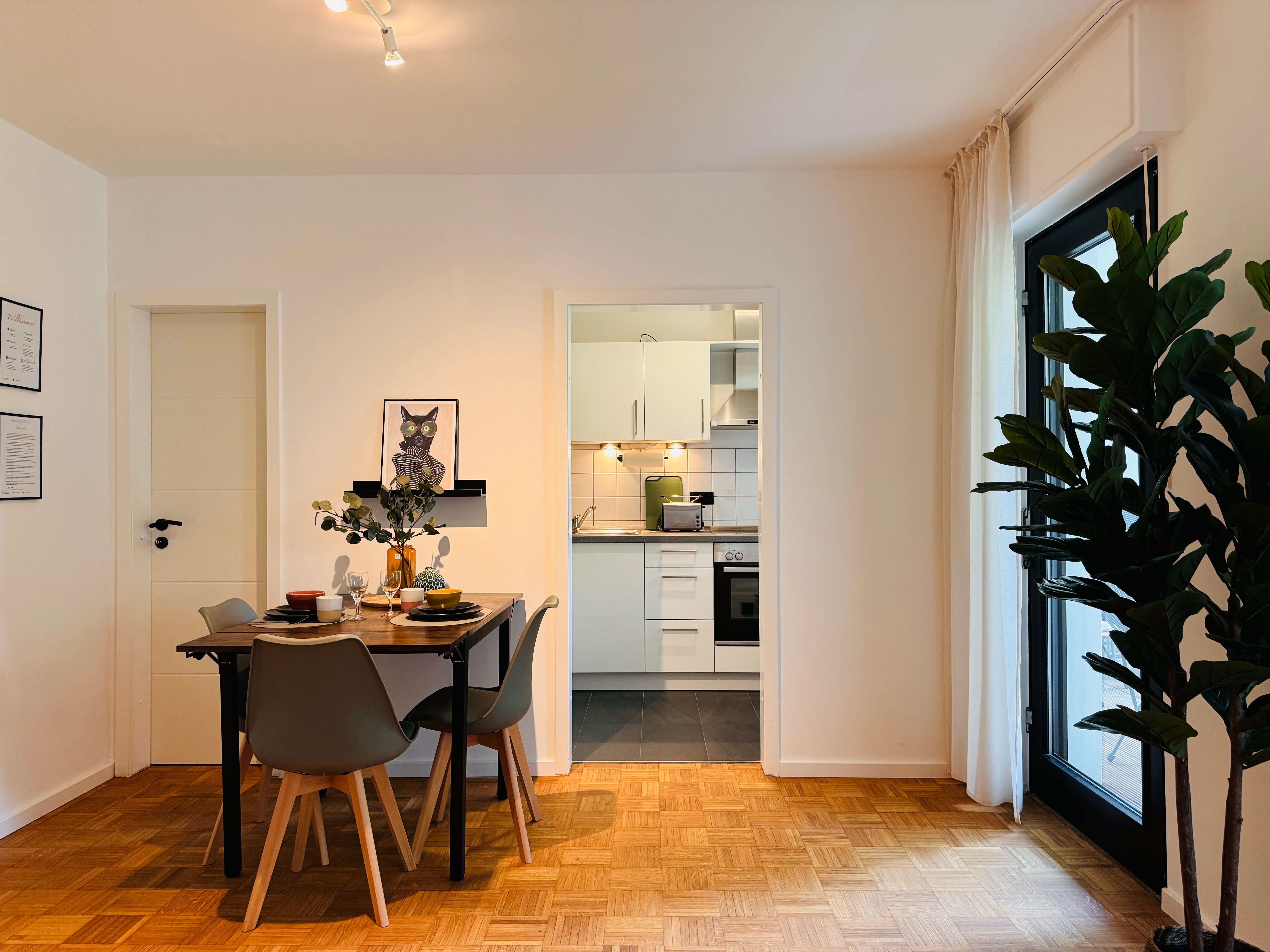 Klassen Stay: Design Apartment | Balcony | Netflix - 24