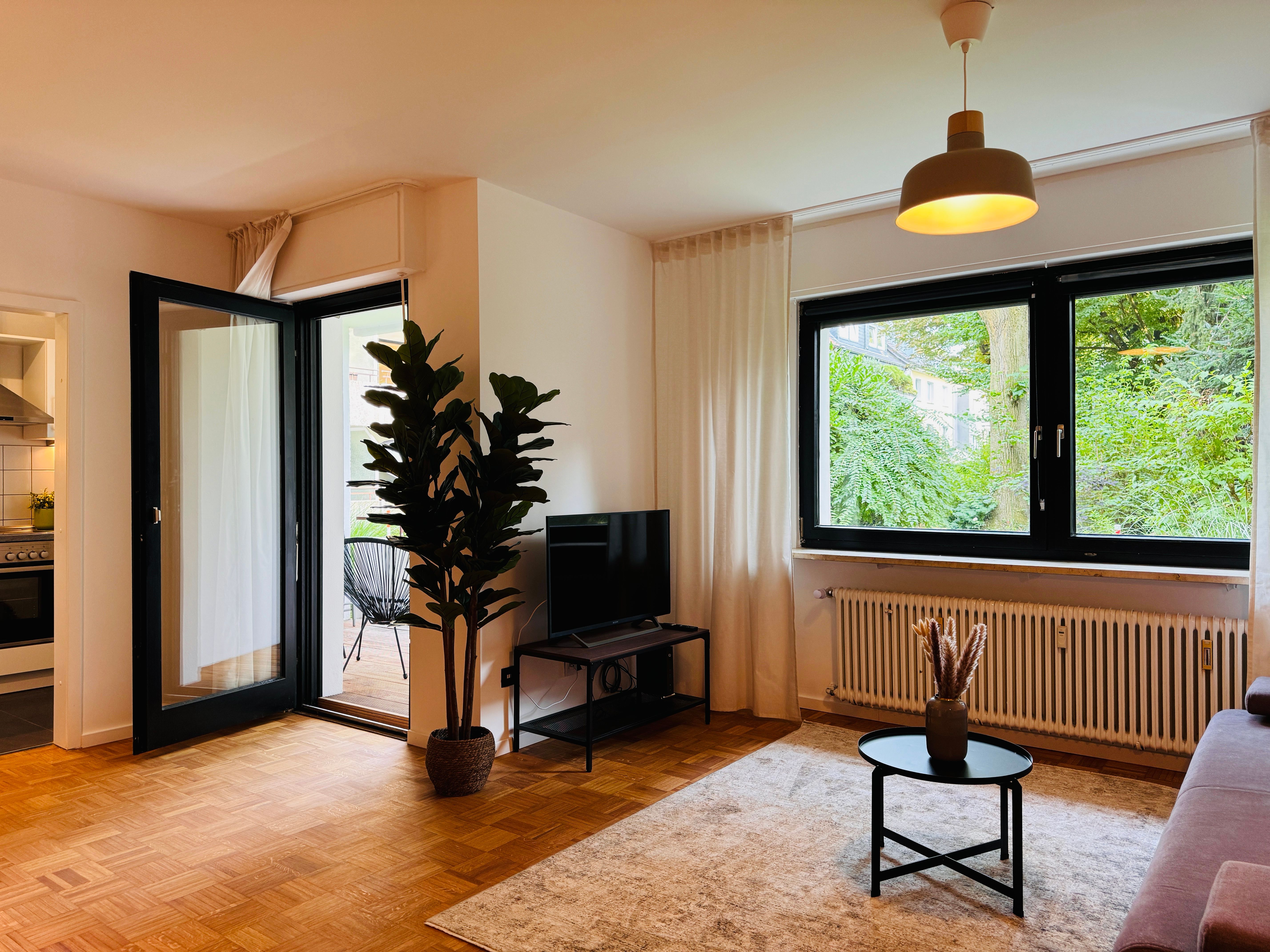 Klassen Stay: Design Apartment | Balcony | Netflix - 8