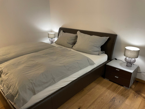 Modernes City-Apartment mit kostenlosem Parkplatz