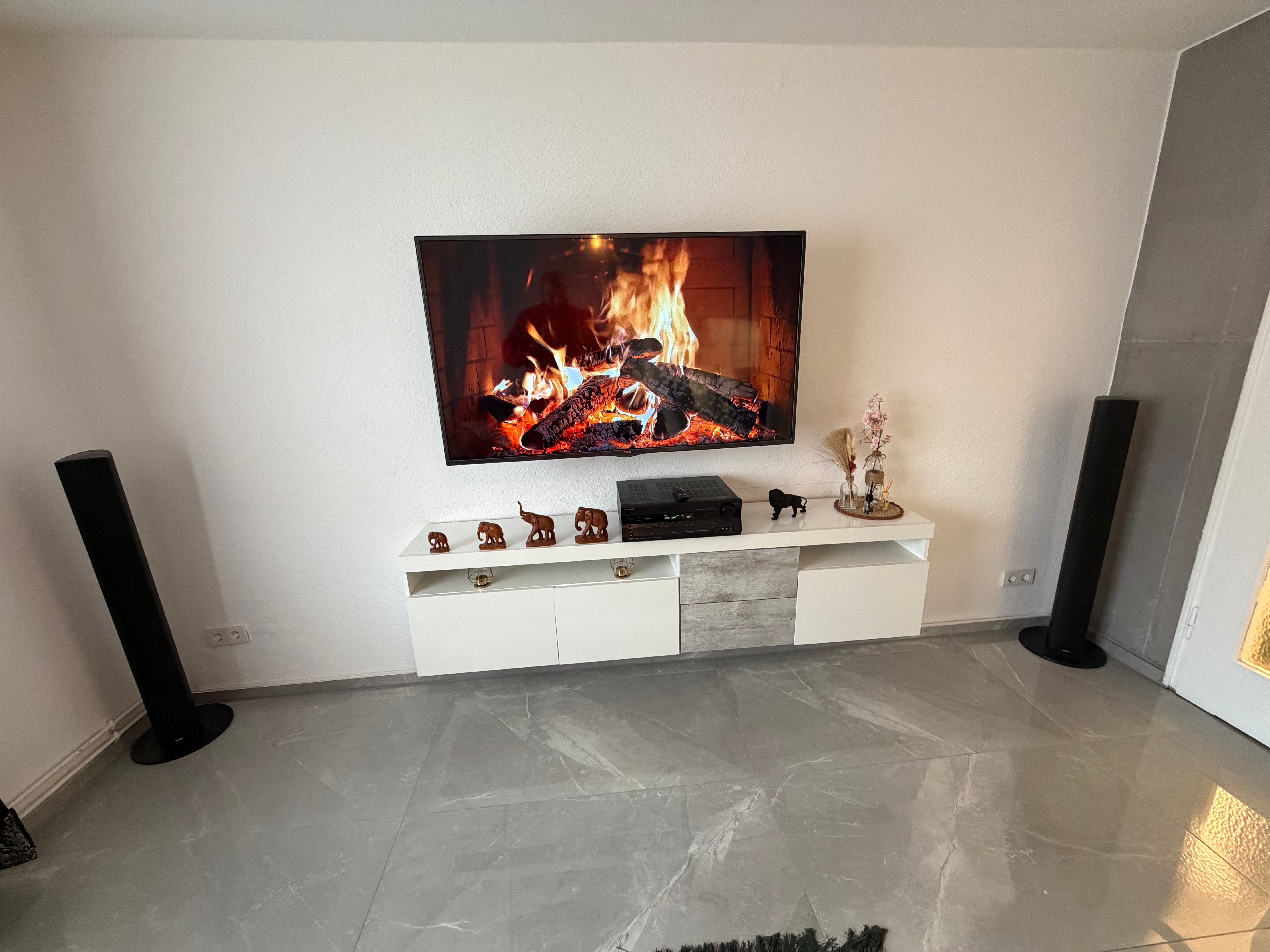  New, Fashionable Apartment Located In Salzgitter  -  New, fashionable apartment located in Salzgitter  - Gallery -  2