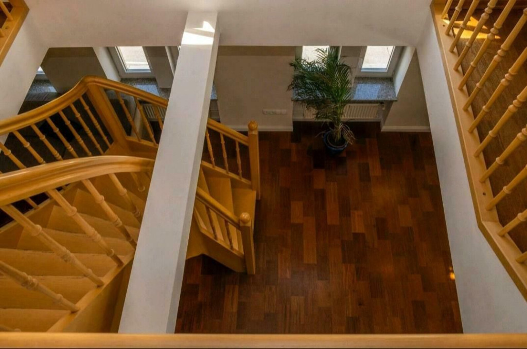 Furnished penthouse apartment with a view of the "Holsten Gate"