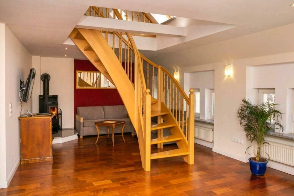 Furnished penthouse apartment with a view of the "Holsten Gate"
