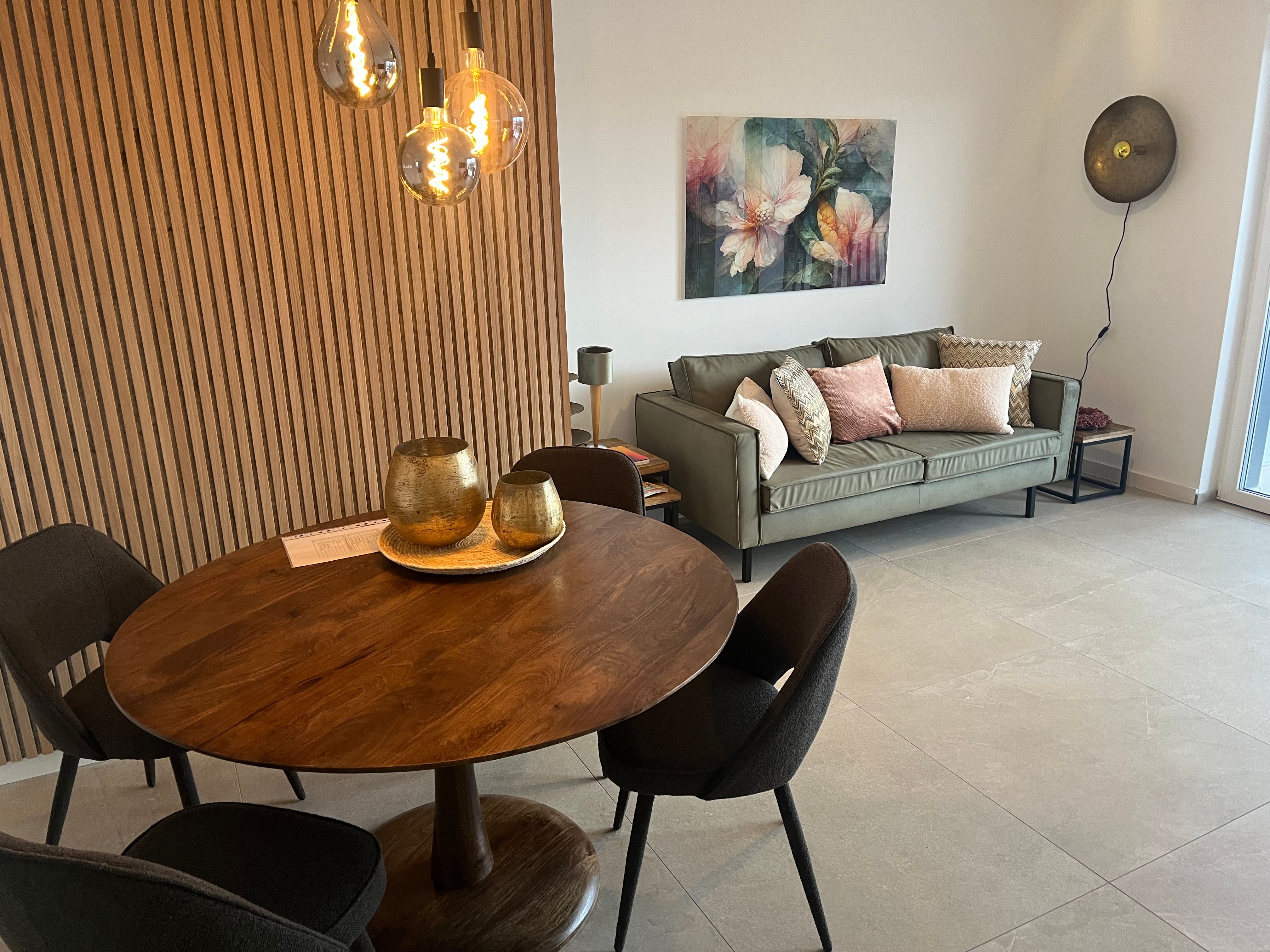  Modern Apartment Central/Trade Fair  -  Modern Apartment central/Trade Fair  - Gallery -  3