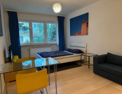 Quiet, pretty home in excellent location