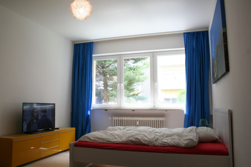 Quiet, pretty home in excellent location