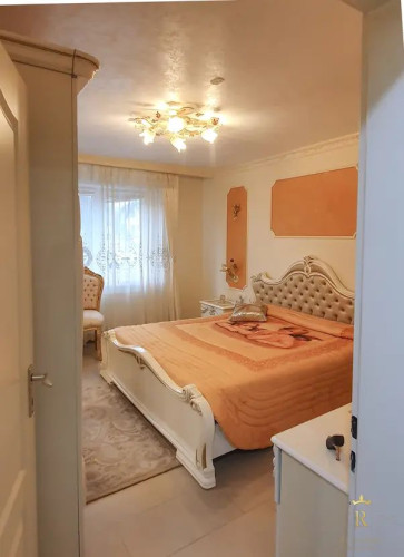 Quiet apartment in a popular location