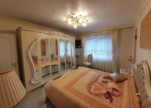 Quiet apartment in a popular location