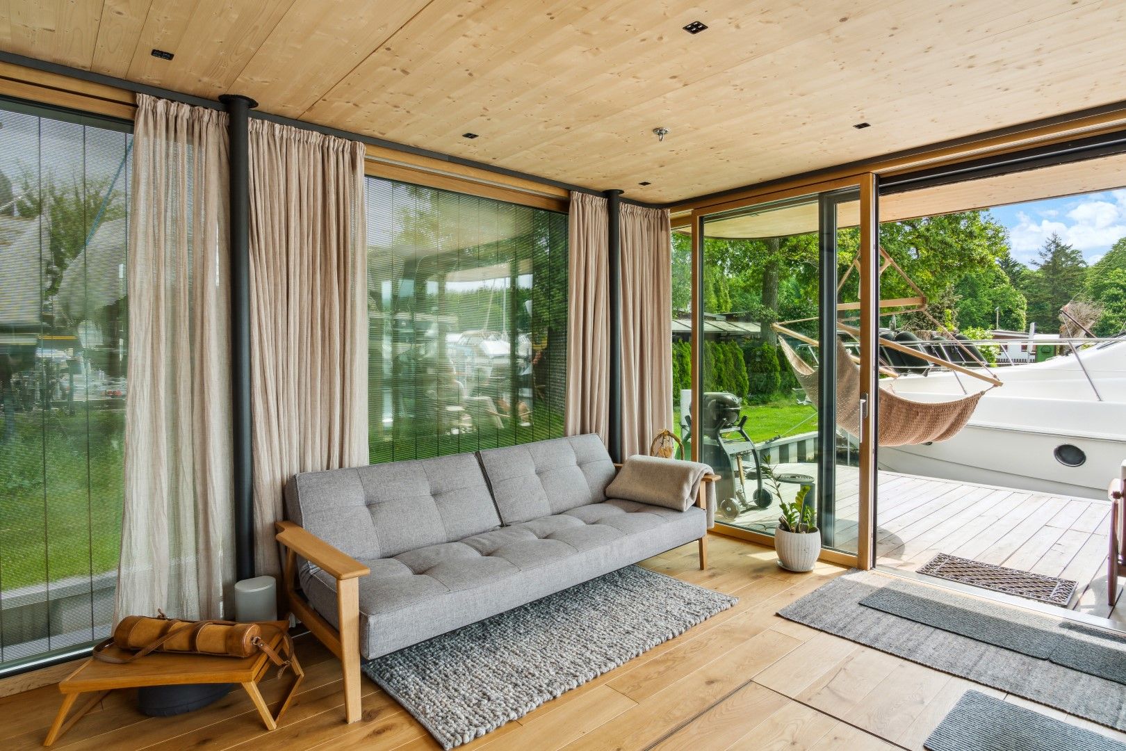 Stylish And Luxurious Floating Home (Houseboat) With Sauna In The Centre Of Potsdam - Stylish and luxurious Floating Home (Houseboat) with sauna in the centre of Potsdam - Gallery - 38