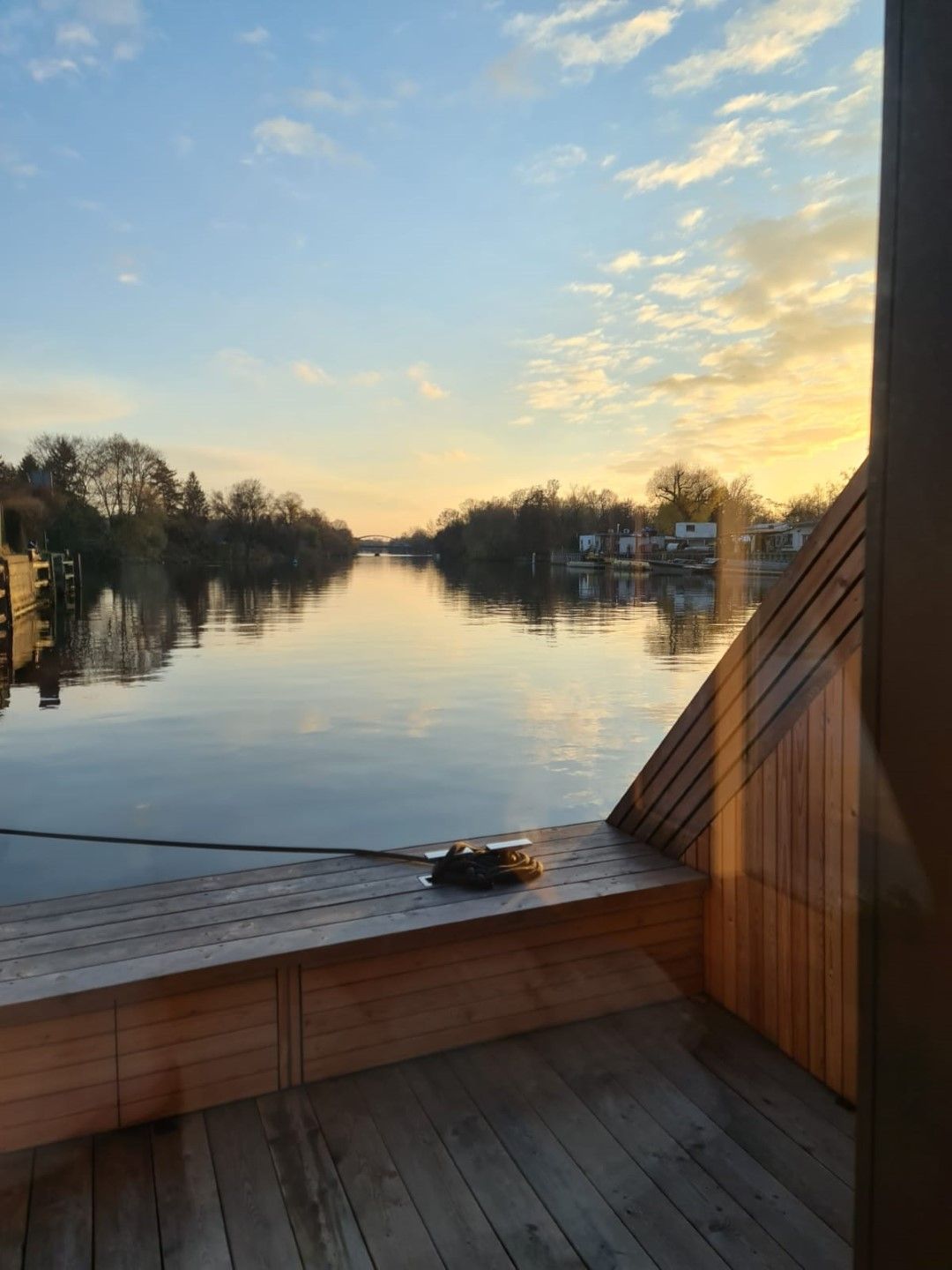 Stylish And Luxurious Floating Home (Houseboat) With Sauna In The Centre Of Potsdam - Stylish and luxurious Floating Home (Houseboat) with sauna in the centre of Potsdam - Gallery - 22