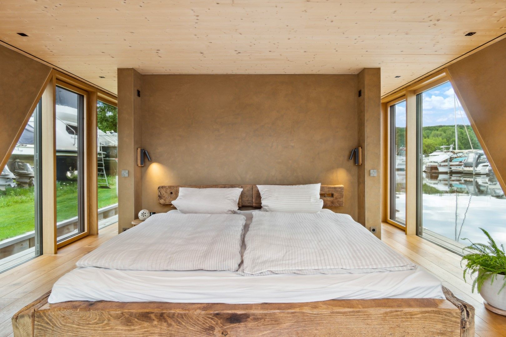 Stylish And Luxurious Floating Home (Houseboat) With Sauna In The Centre Of Potsdam - Stylish and luxurious Floating Home (Houseboat) with sauna in the centre of Potsdam - Gallery - 25