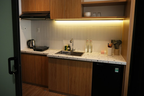 Modern Coliving Townhouse with Private Studios in Vibrant Tan Dinh District