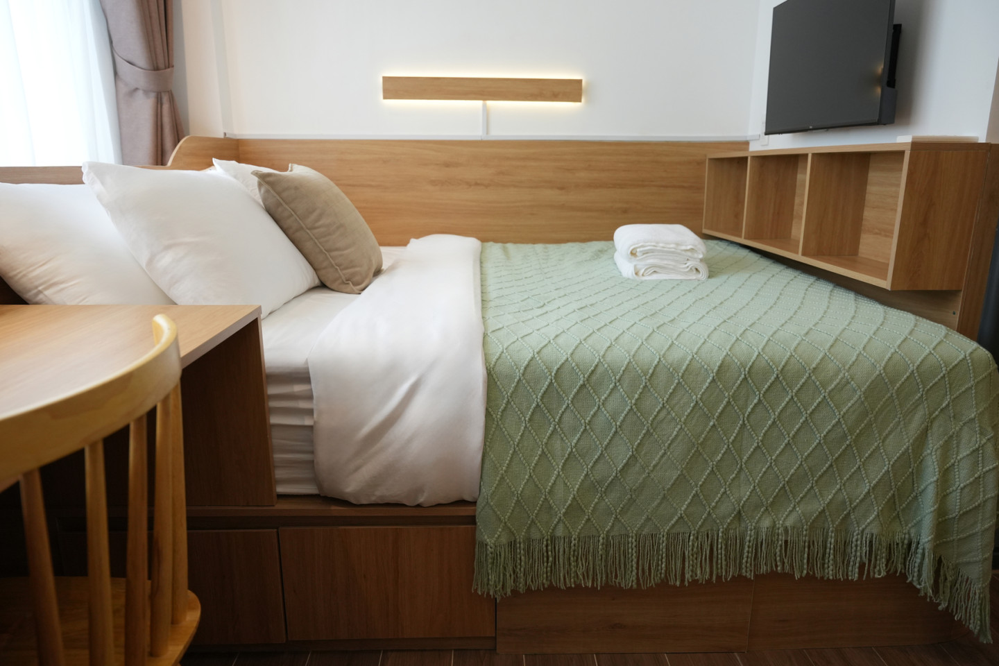  Lagom Cozy Studio  -  Tan Dinh Home  - Gallery -  10