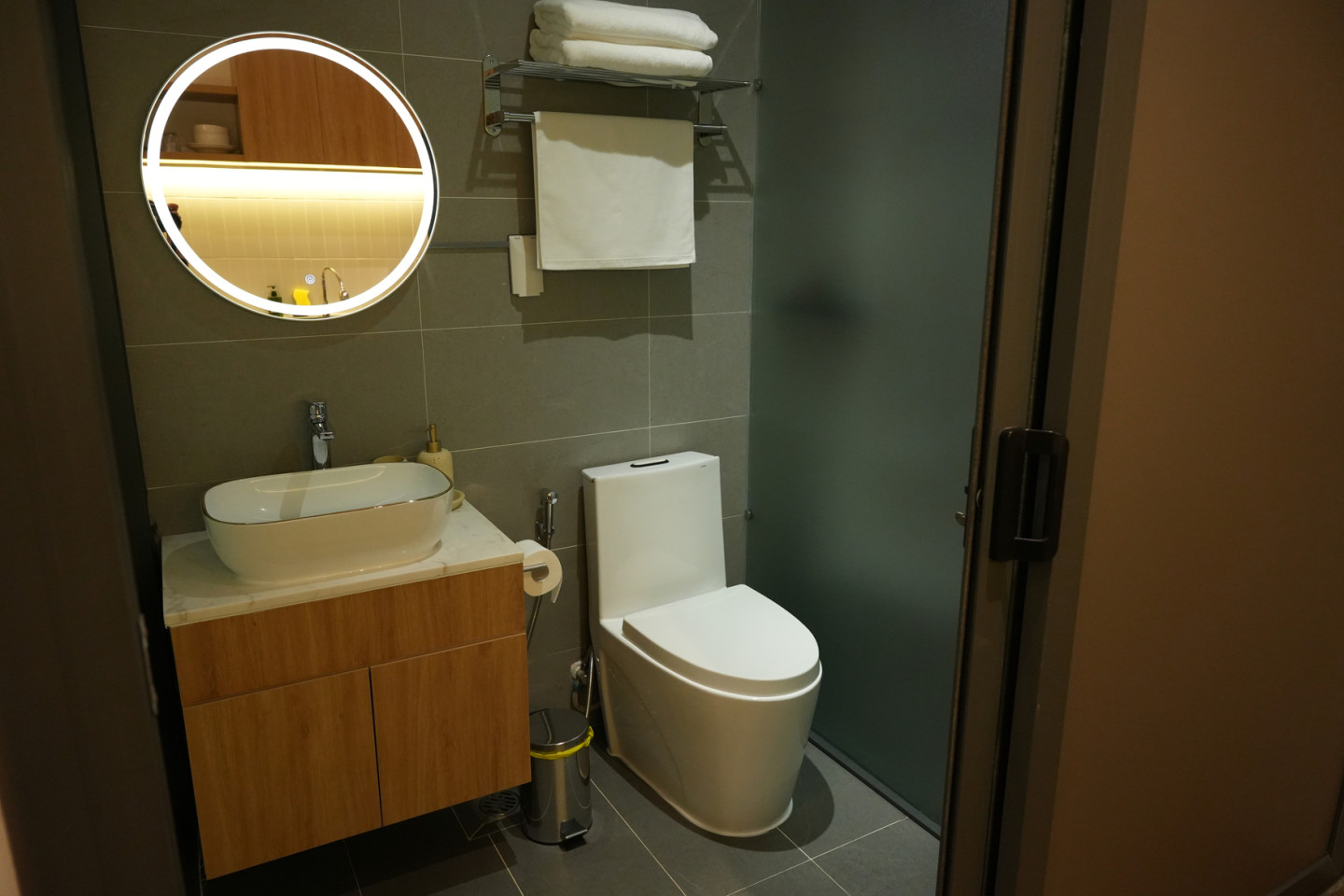  Lagom Cozy Studio  -  Tan Dinh Home  - Gallery -  11