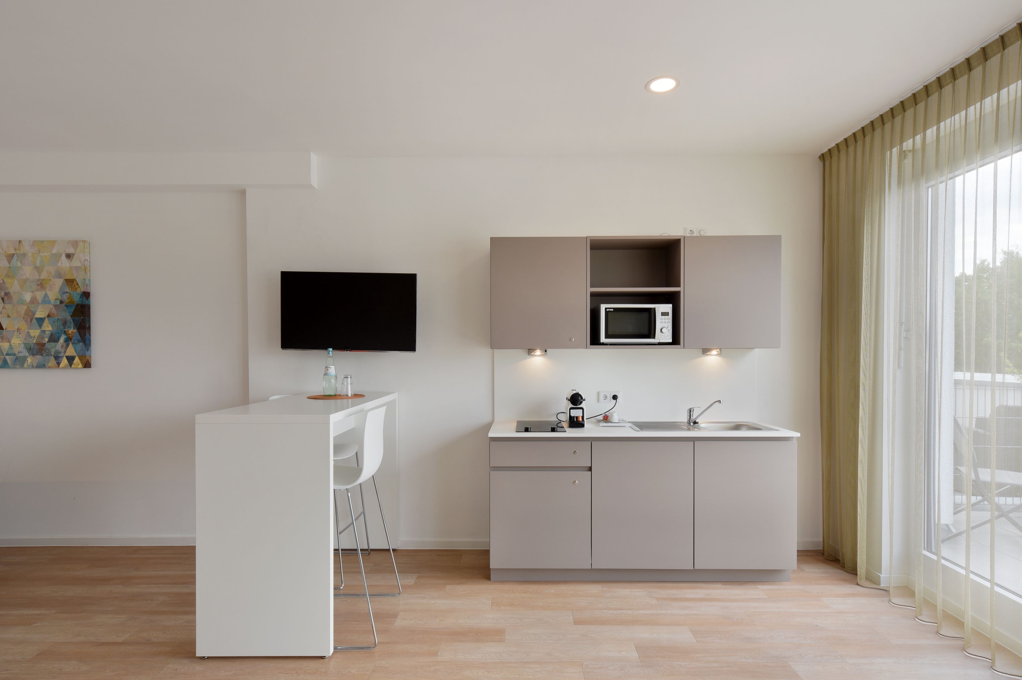  Light-Flooded Spacious Apartment In The Middle Of Hürth, With Large Balcony & Weekly Cleaning  -  Light-flooded spacious apartment in the middle of Hürth, with large balcony & weekly cleaning  - Gallery -  13