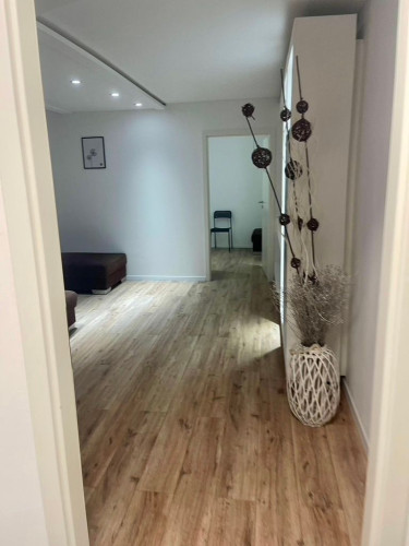 Exclusive 2-Room Apartment (80 m²) in Oberhausen – Fully Furnished, No Deposit, incl. Cleaning Service & Parking