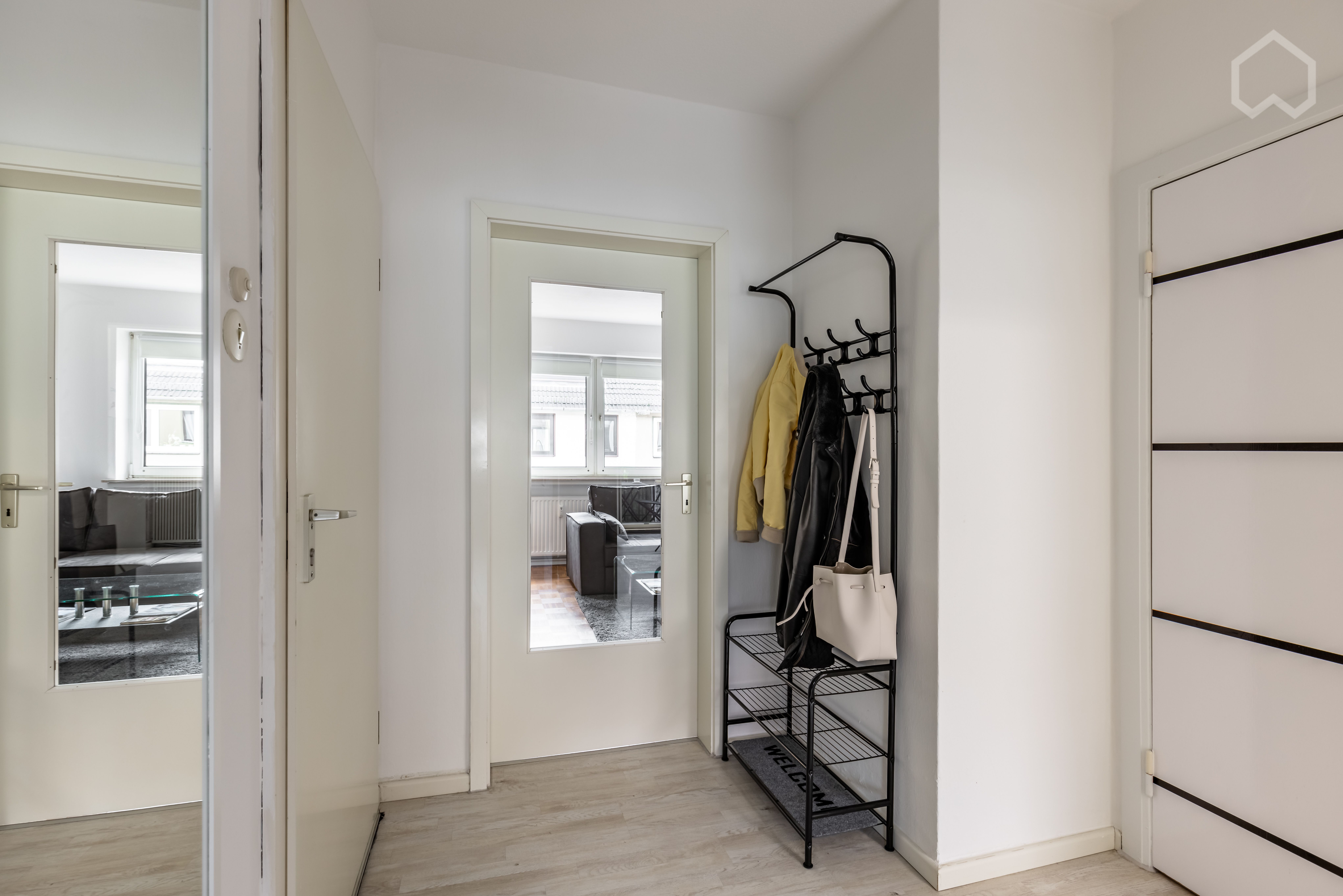  Bright And Quiet Apartment In A Prime Location  -  Bright and quiet apartment in a prime location  - Gallery -  4