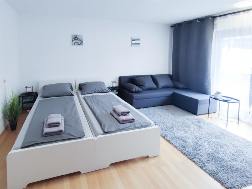 2 room apartment right in the Stuttgart city 6ppl