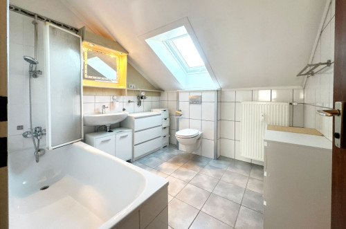 Top moderne 1,5 Zimmer Wohnung neu renoviert und möbliert