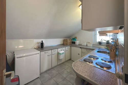 Top moderne 1,5 Zimmer Wohnung neu renoviert und möbliert