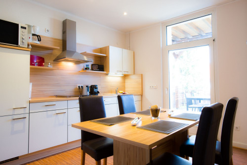 Generous apartment with loggia - Gallery - 11