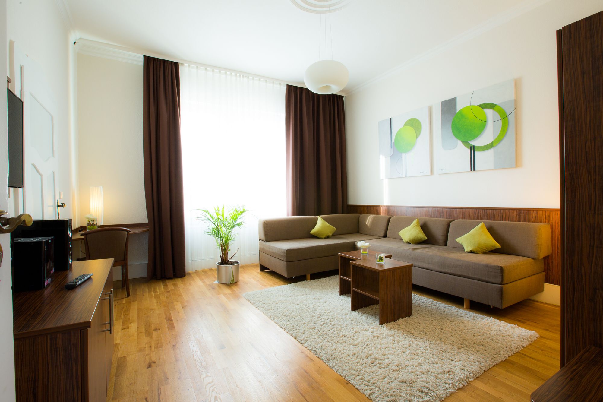  Generous Apartment With Loggia  -  Generous apartment with loggia  - Gallery -  10
