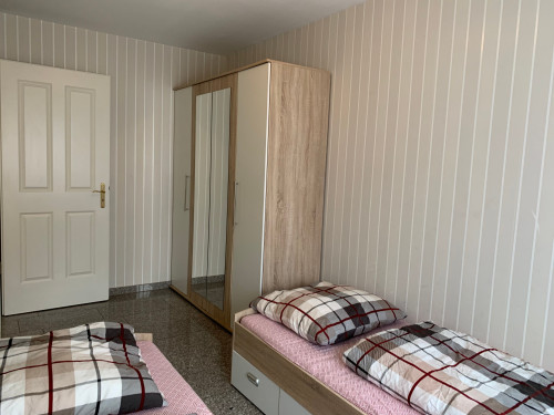 Charming Family Apartment in Mainz-Kastel/Wiesbaden with AC, Balcony, Parking, Rhine View