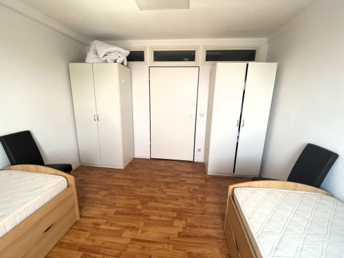 4-room flat with 6 beds in a central city centre location with a view!