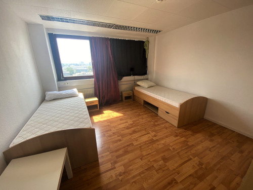 4-room flat with 6 beds in a central city centre location with a view!