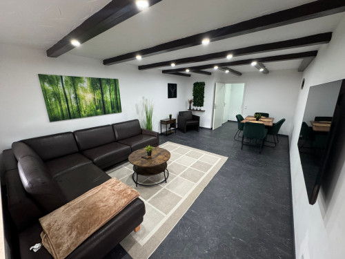 Cute, spacious apartment in the heart of town
