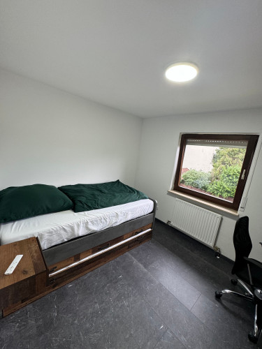 Cute, spacious apartment in the heart of town - Gallery - 5