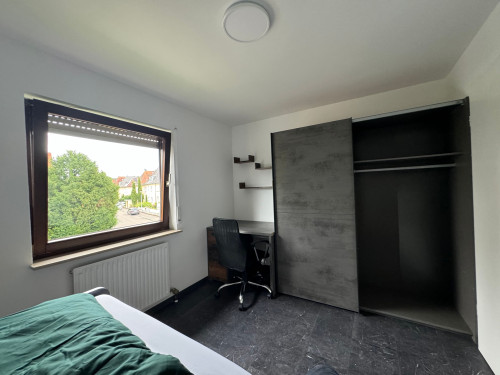 Cute, spacious apartment in the heart of town