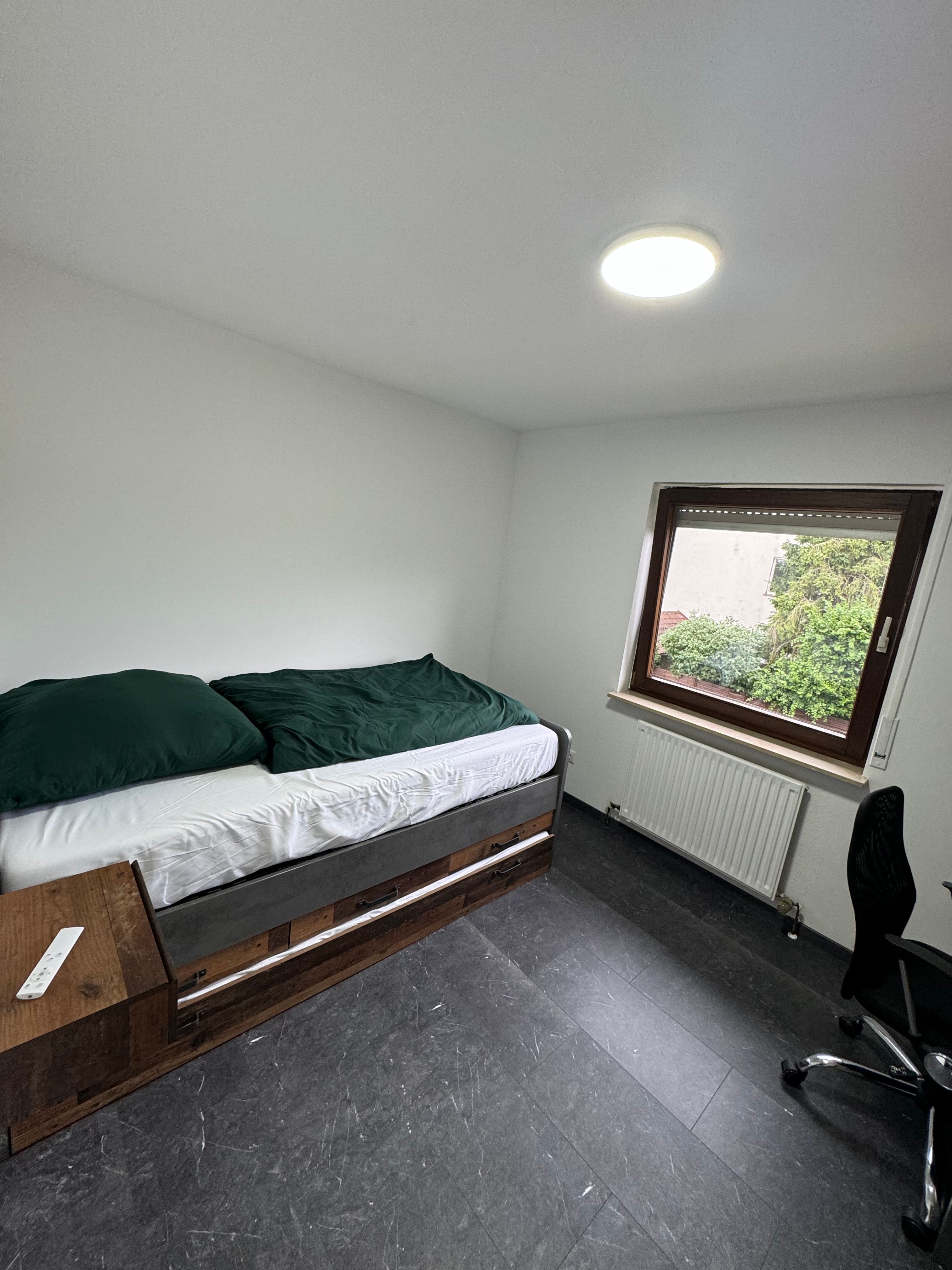 Cute, Spacious Apartment In The Heart Of Town - 10