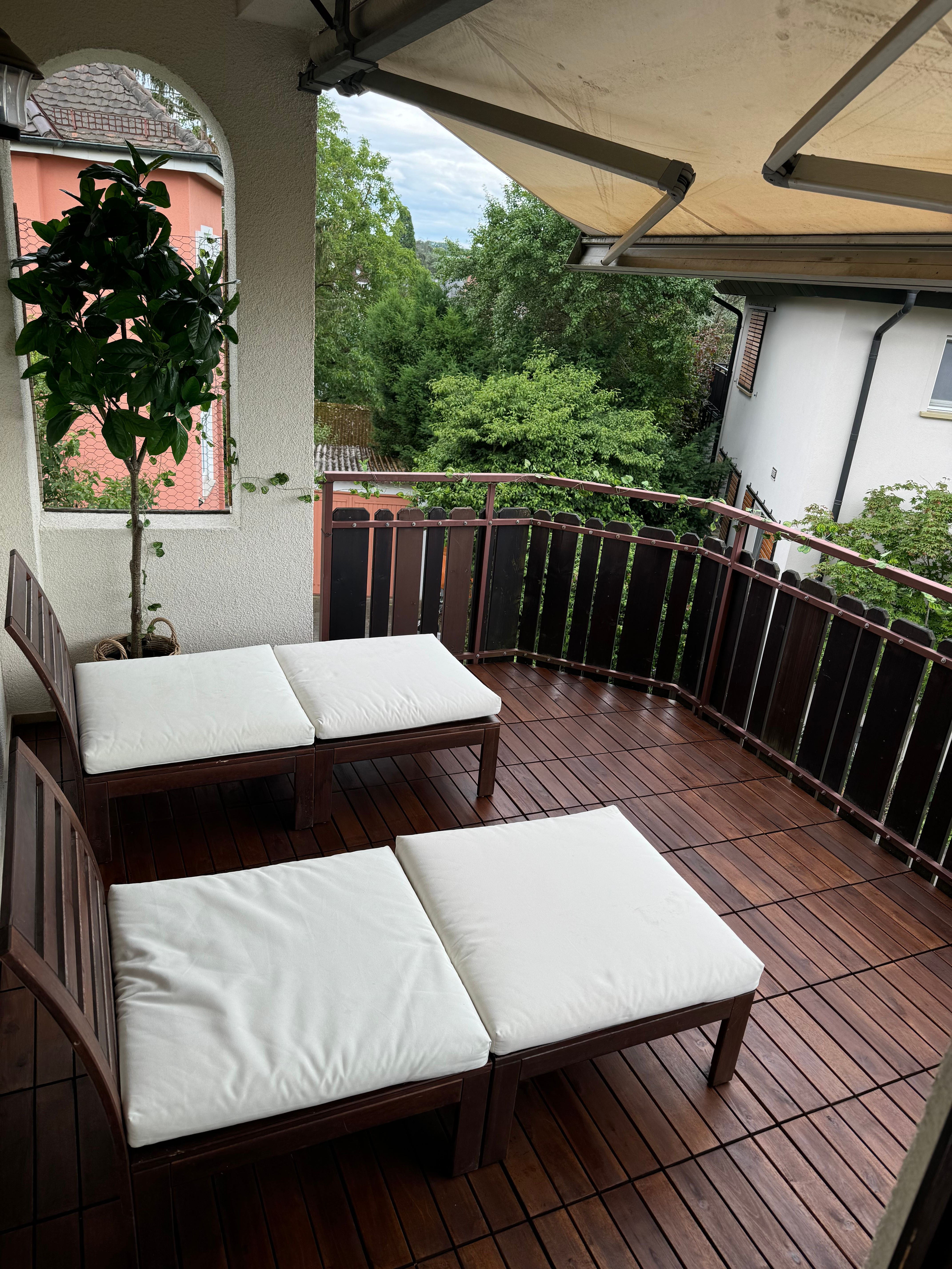 Cute, Spacious Apartment In The Heart Of Town - 1