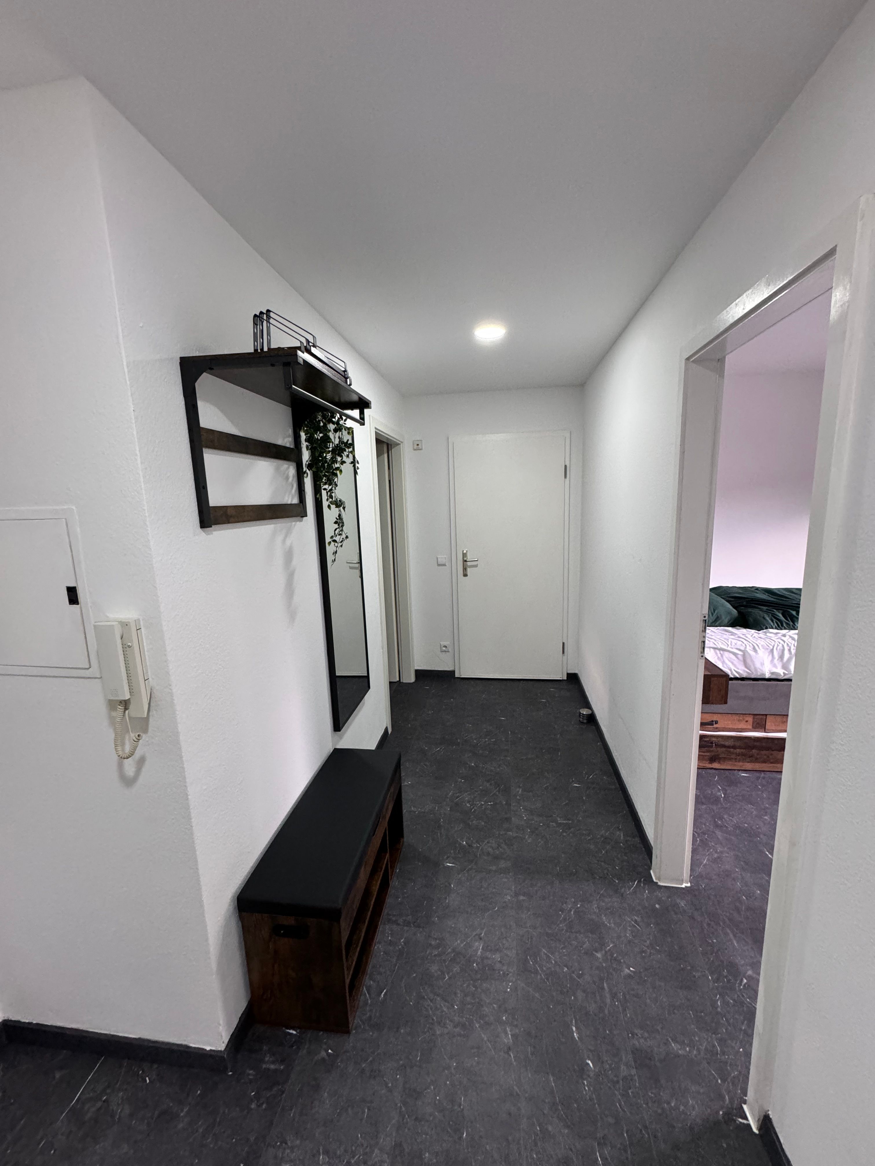 Cute, Spacious Apartment In The Heart Of Town - 8