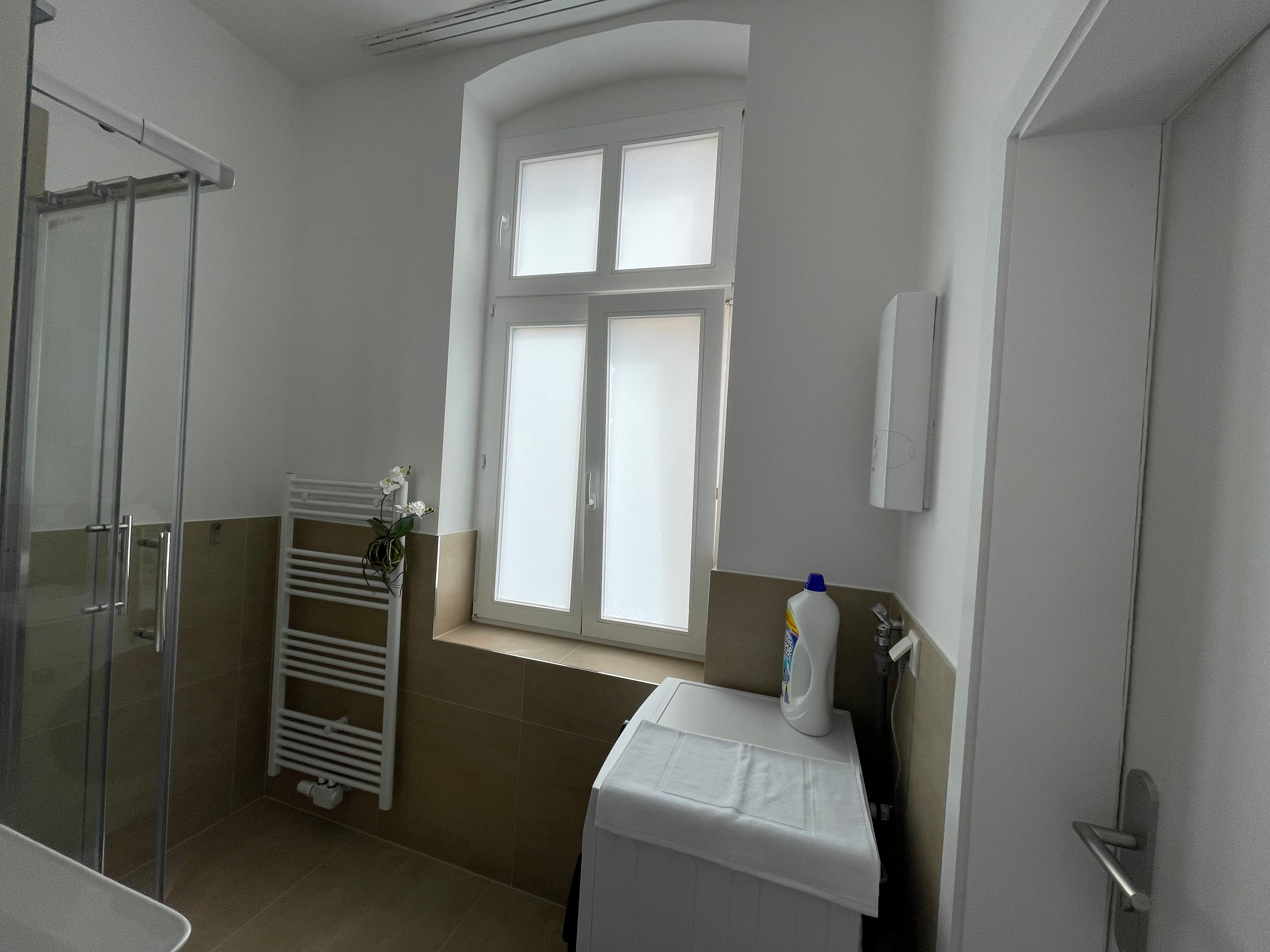 Spacious Suite Located In Magdeburg | Central | Bright | Fully Equipped - 12