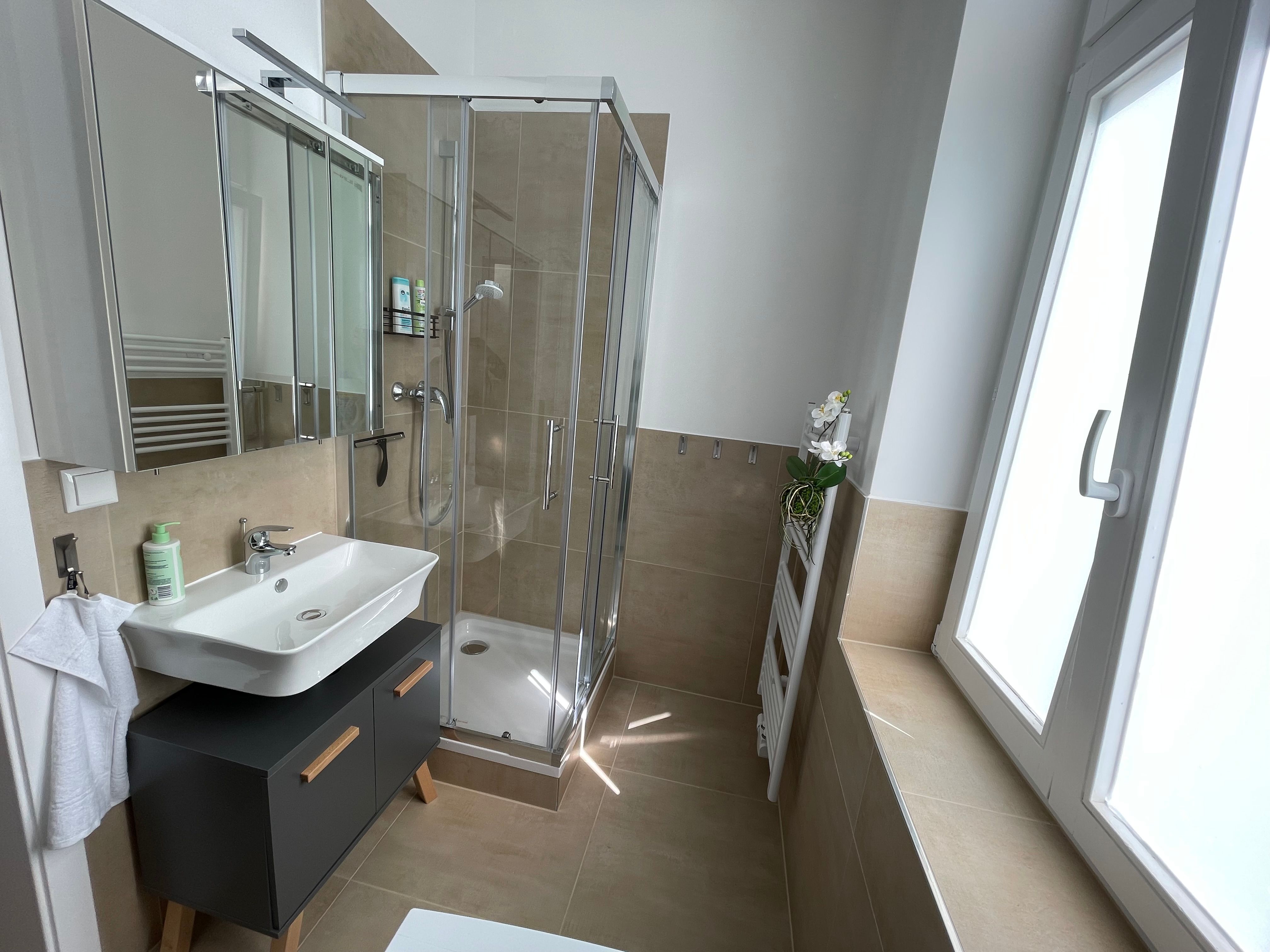 Spacious Suite Located In Magdeburg | Central | Bright | Fully Equipped - 16