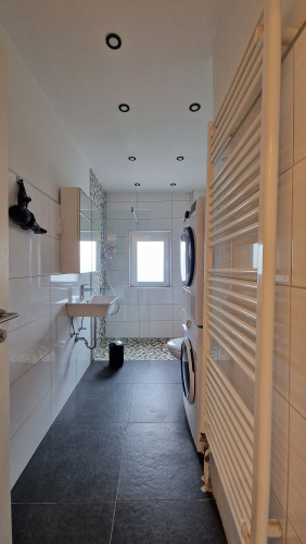 Elfriede3: fantastic renovated quiet apartment in GE for rent
