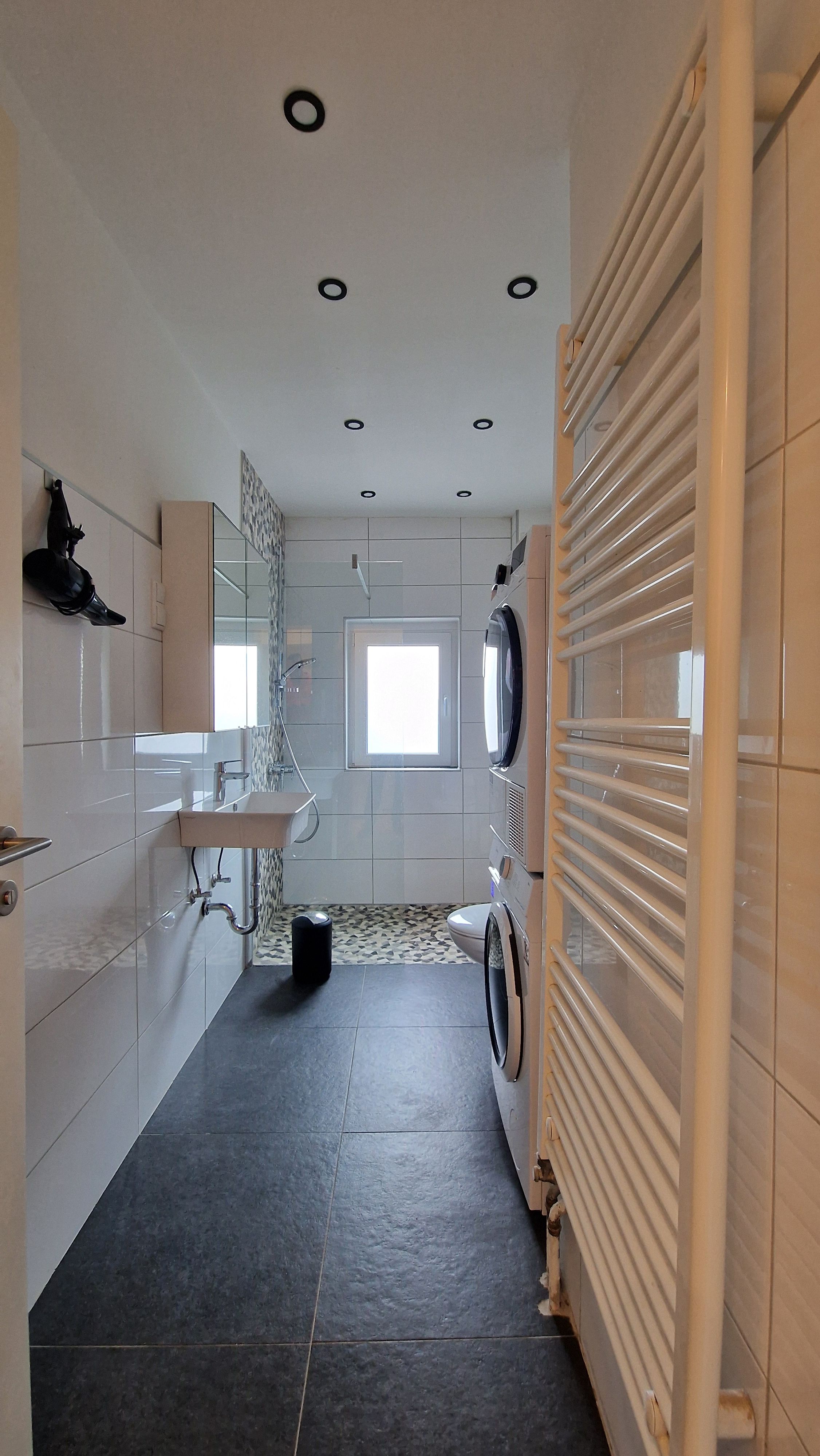 Elfriede3: Fantastic Renovated Quiet Apartment In GE For Rent - 13