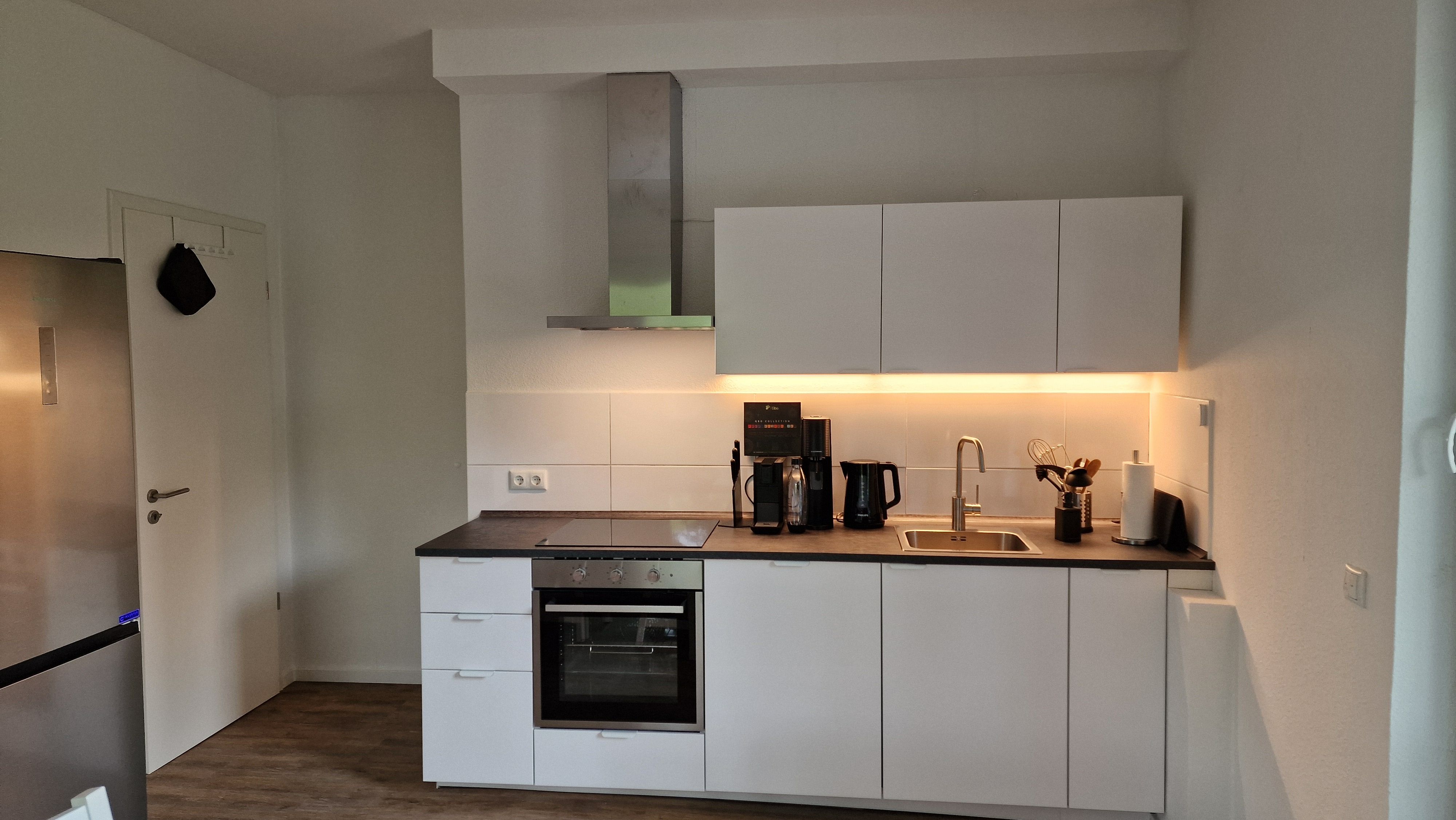 Elfriede3: Fantastic Renovated Quiet Apartment In GE For Rent - 11