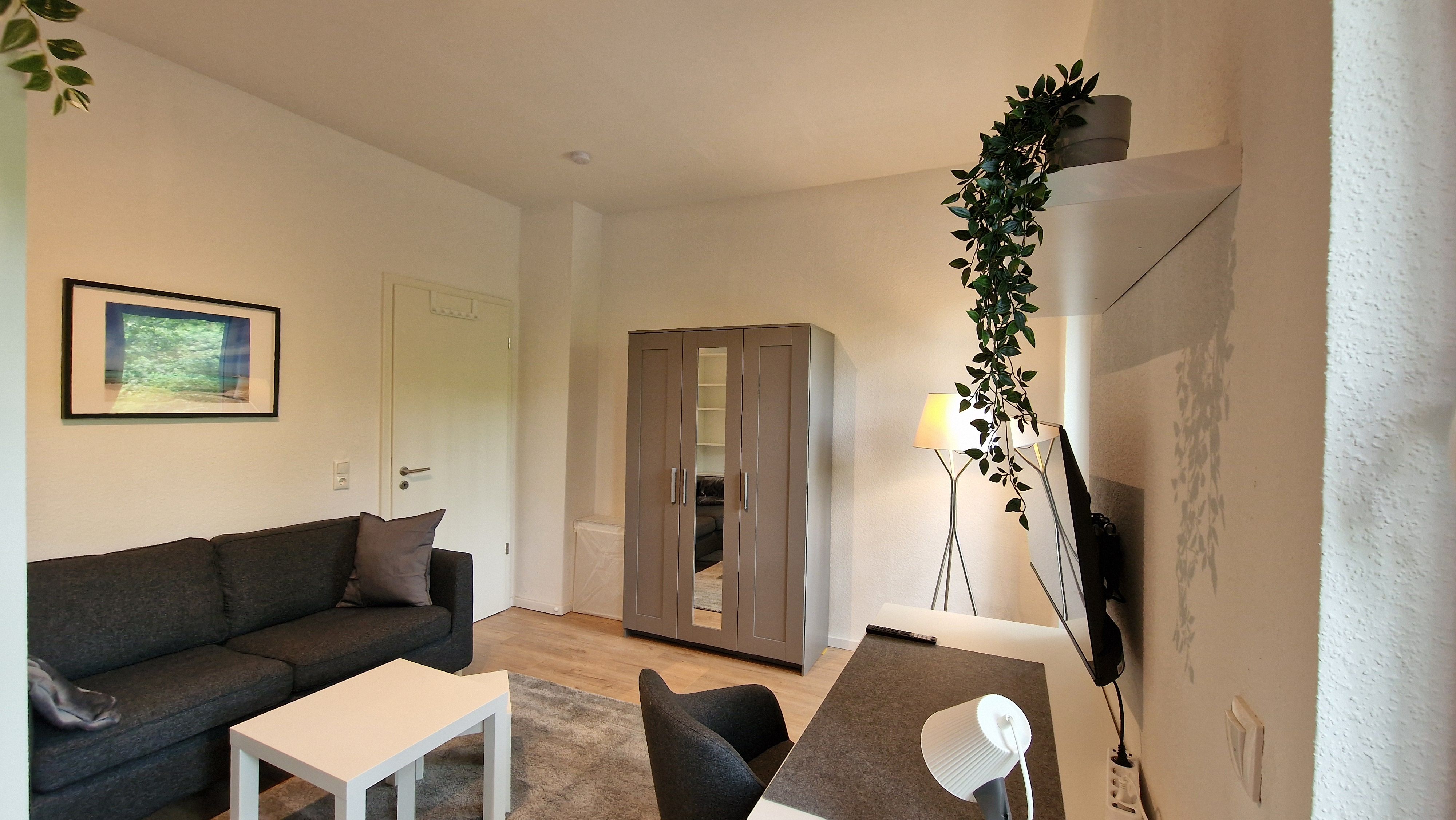 Elfriede3: Fantastic Renovated Quiet Apartment In GE For Rent - 2