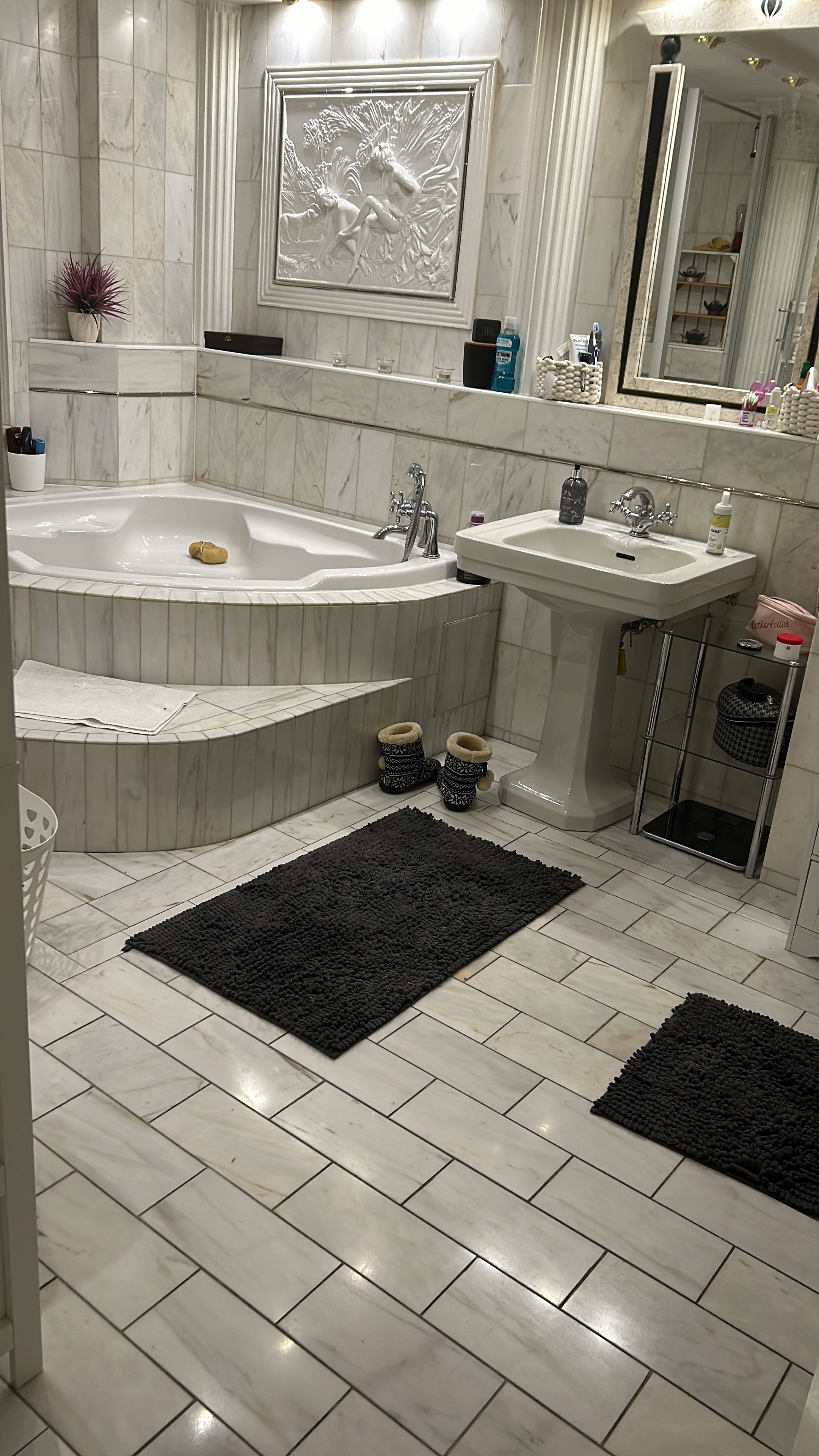  Amazing & Spacious Suite  -  Amazing & spacious suite  - Gallery -  9