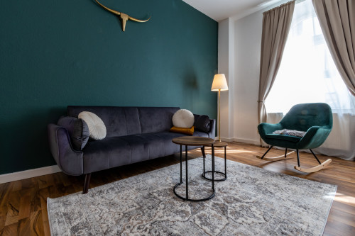 Modern 60sqm apartment near the train station, TU and opera