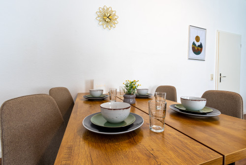Modern 60sqm apartment near the train station, TU and opera