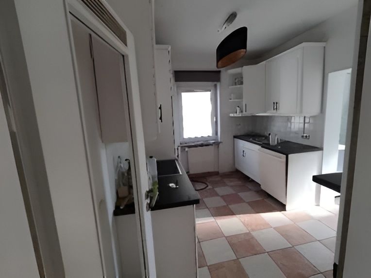 Great room in a three-room apartment in a very good location