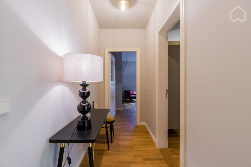 Upscale furnished 2 room apartment near Heiliger See in an exclusive villa
