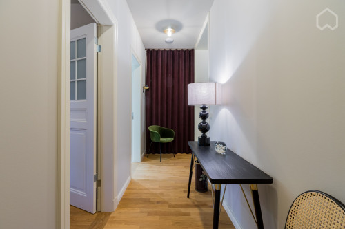 Upscale furnished 2 room apartment near Heiliger See in an exclusive villa