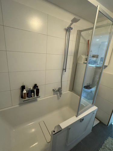 Furnished 2-room basement apartment with private garden, conservatory & fireplace – Hanover Oststadt